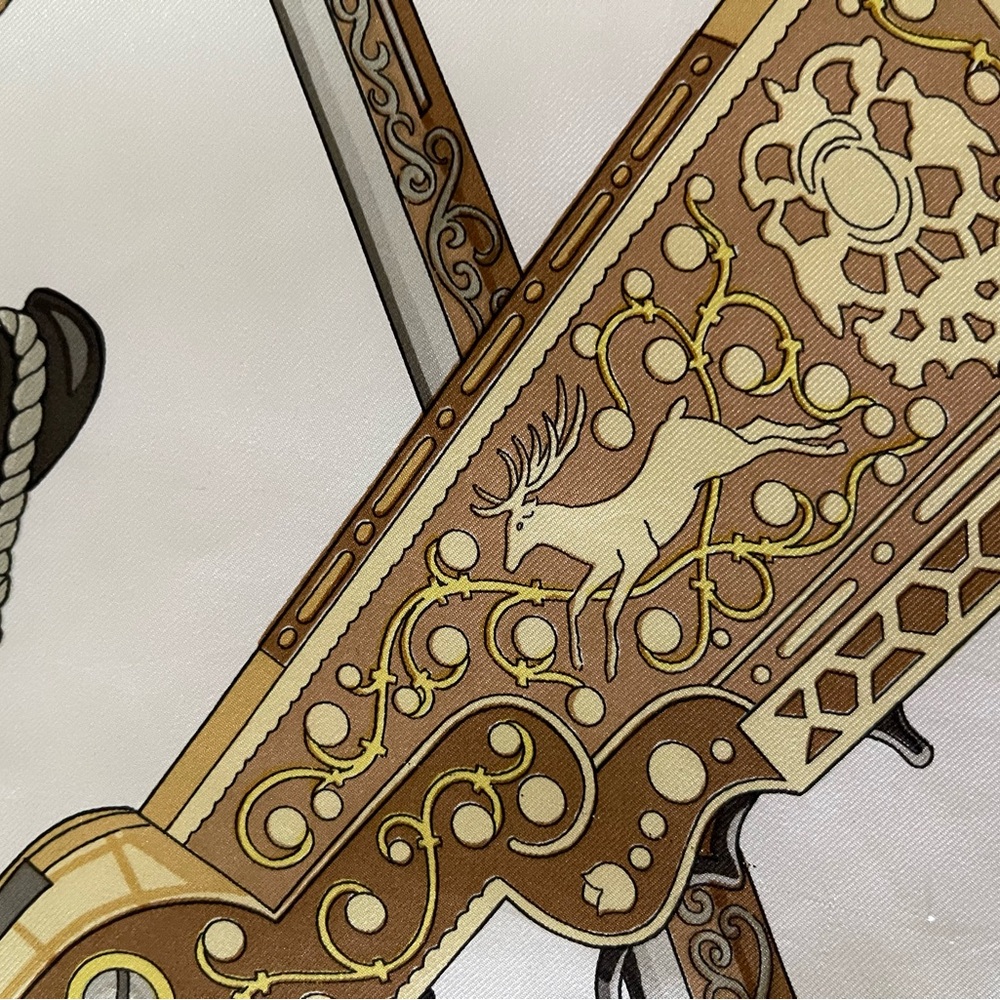 Hermès Diane Elegant White and Gold Silk Scarf with Brown Accents. - Picture 15 of 16